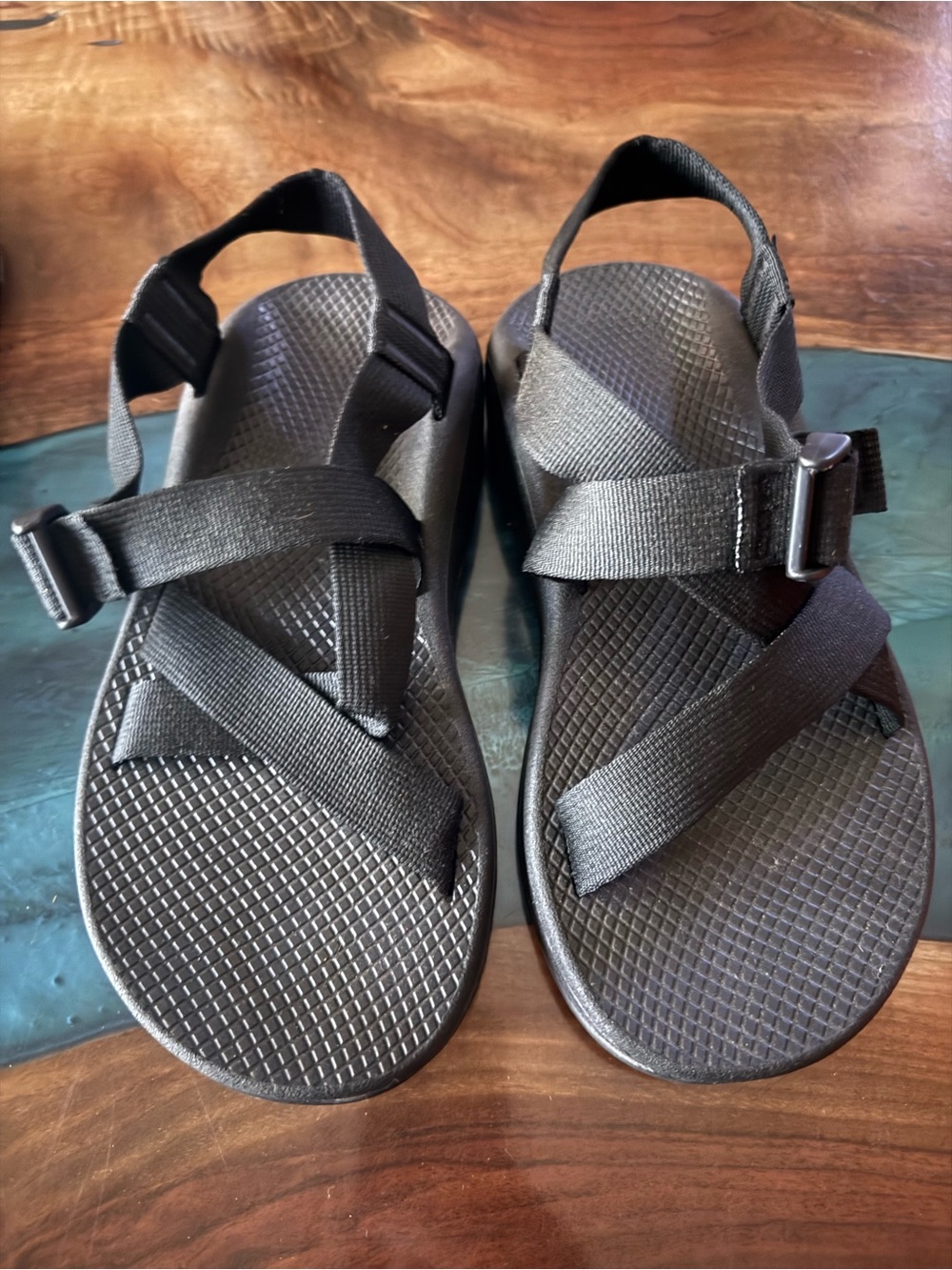 Men’s Wide Chacos in black